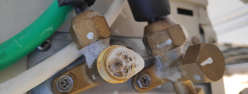 arreglo de fuga de gas en máquina de aire acondicionado en Sevilla